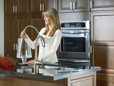 Arbor&rsquo;s pullout hose reaches a full 68 inches &ndash; allowing you to easily fill pots or vases on the countertop next to the sink.