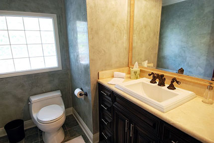 Faux marble paint finish on walls Faux marble paint finish on walls