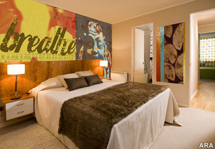 Bedroom Wallpaper on Designer Secrets To Making A Statement With Wallpaper Murals   Los